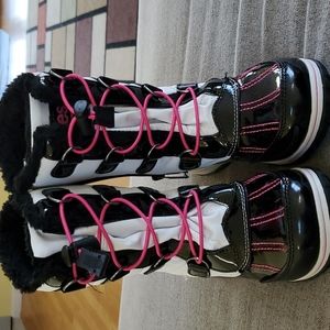 Kids snowboots Girls Size 3 Totes Adventure Gear